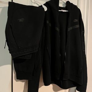 Nike tech fleece track suit